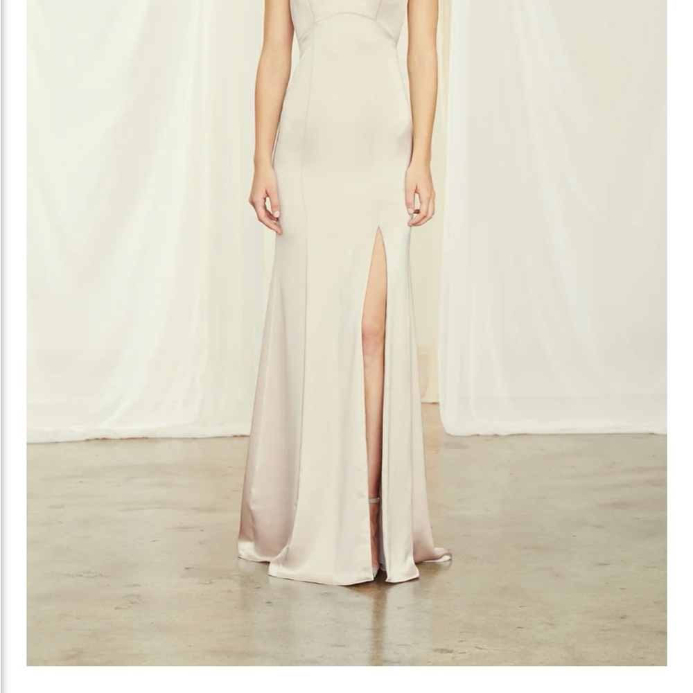 Amsale Imani dress size 0 extra length
New with the extra length tags